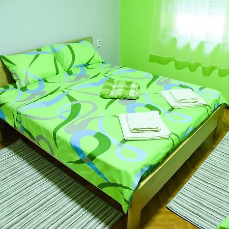Hotel Prenociste Pilot Ni Esterno foto